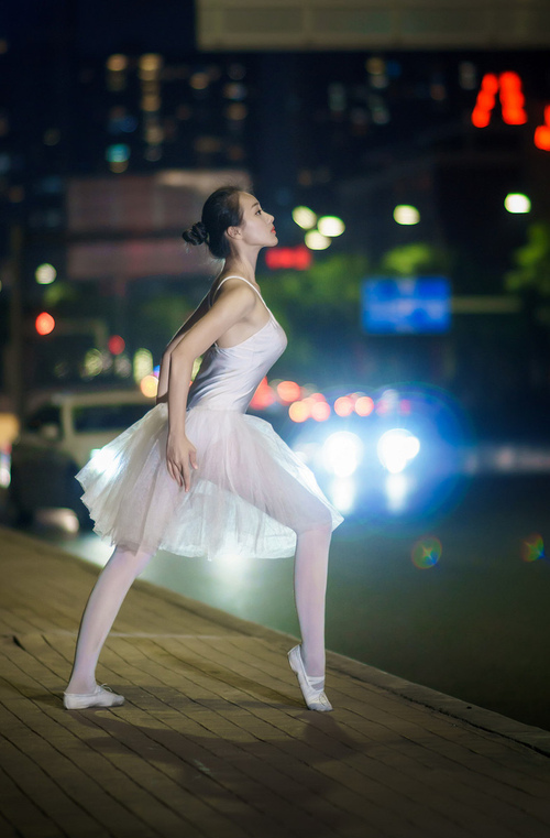 _篮网全线发力，积分榜领跑_，篮网新赛季成绩